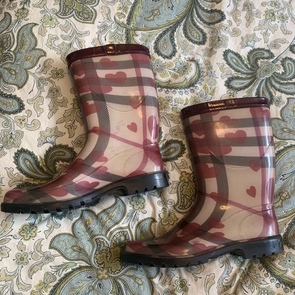 Burberry Heart Print Check Rain Boot - Picture 2 of 8